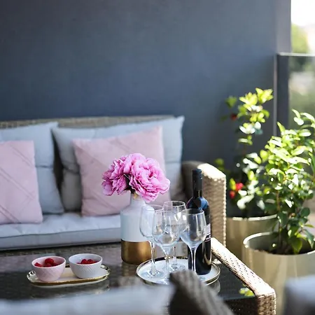 Lola's Luxury Zadar